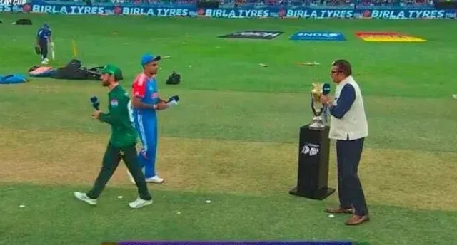 Suryakumar Yadav’s Handshake Snub at IND vs PAK Toss