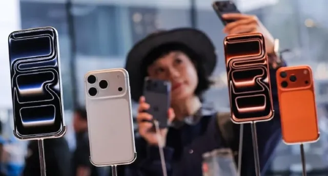 Banks Benefit from iPhone 17 EMI Craze in India